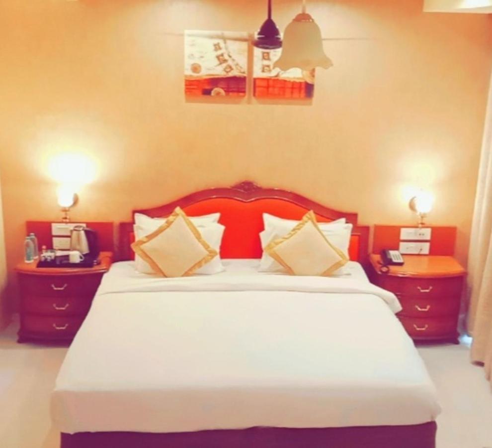 The Emerald Club ,Rajkot Eksteriør billede