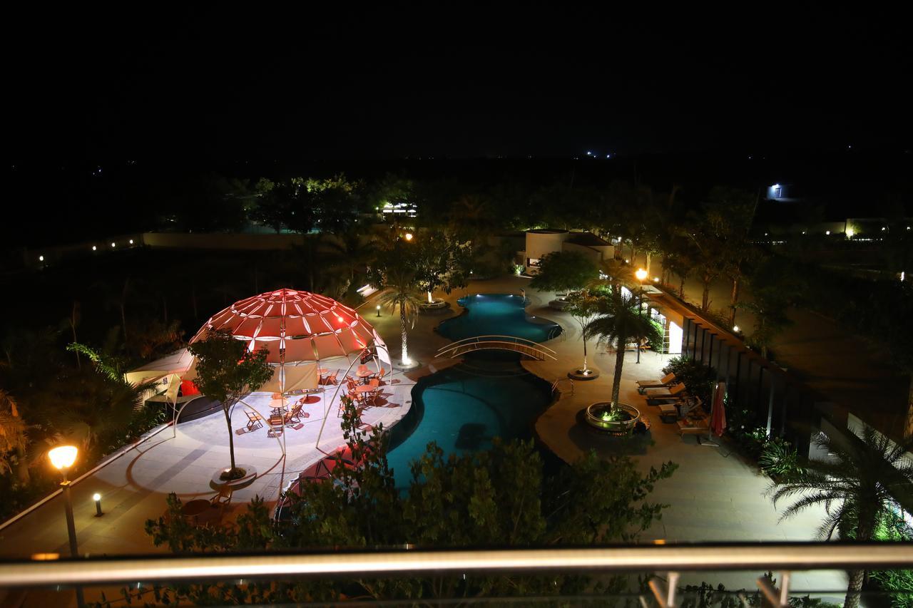 The Emerald Club ,Rajkot Eksteriør billede